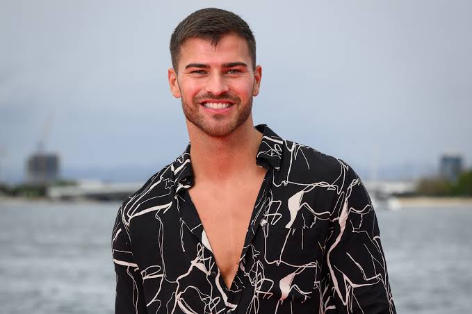 Owen Warner: Rising British Actor Profile & Career Insight